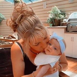 Meet your Posher, Simone